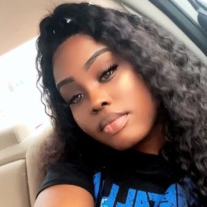 Meet your Posher, Ebony